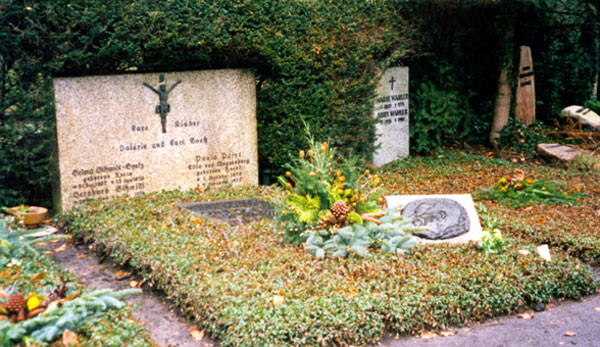 Die Grabstelle von V. von Martens und Curt Goetz